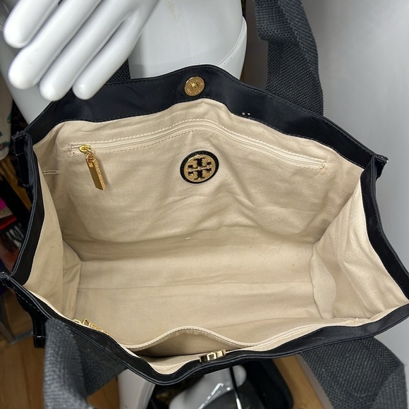 Tory Burch Large A4 Black Nylon Patent Hidden Snap Tote Bag - Picture 4 of 13